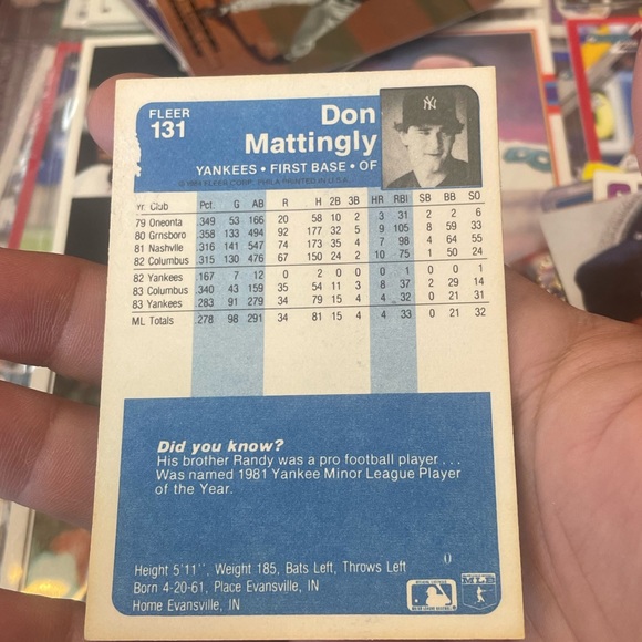 Don Mattingly 1994 Fleer Baseball Card New York Yankees - Picture 2 of 3